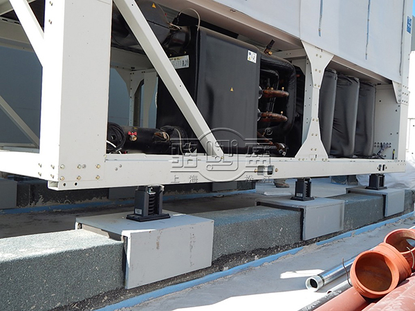 駱盈為開元名都大酒店暖通系統配套減震器