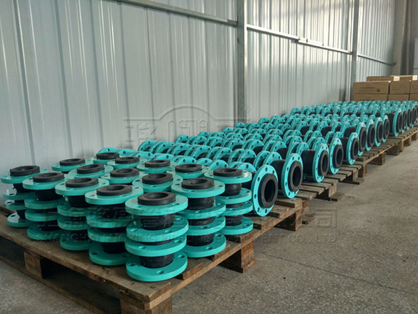 簡述扣槽橡膠接頭和翻邊橡膠接頭的區別