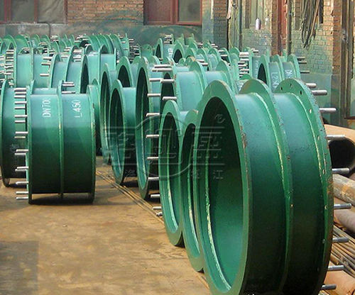 柔性防水套管生產現場